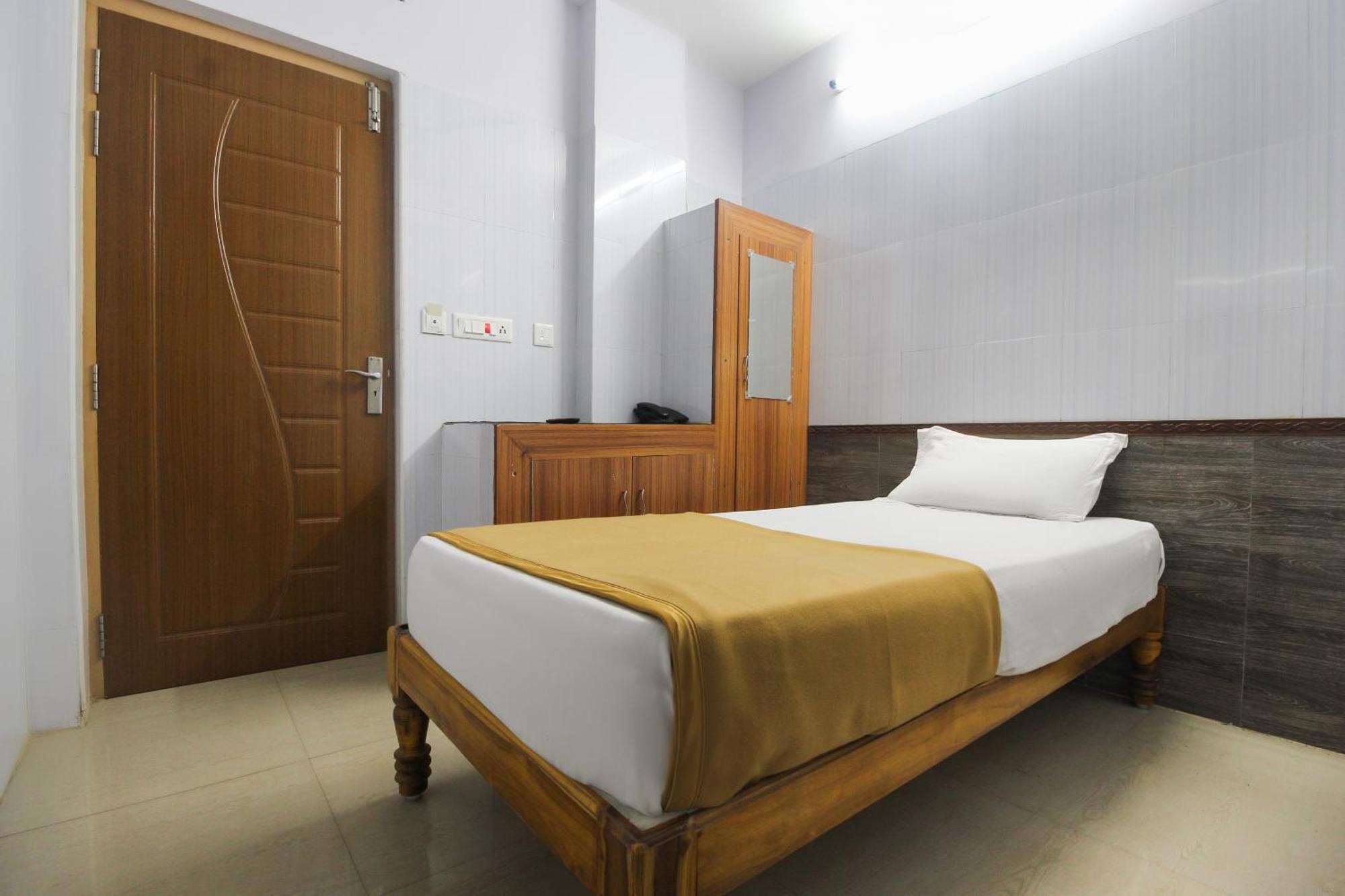 Hotel O Jks Deluxe Lodge Udaiyarpalaiyam Exteriér fotografie