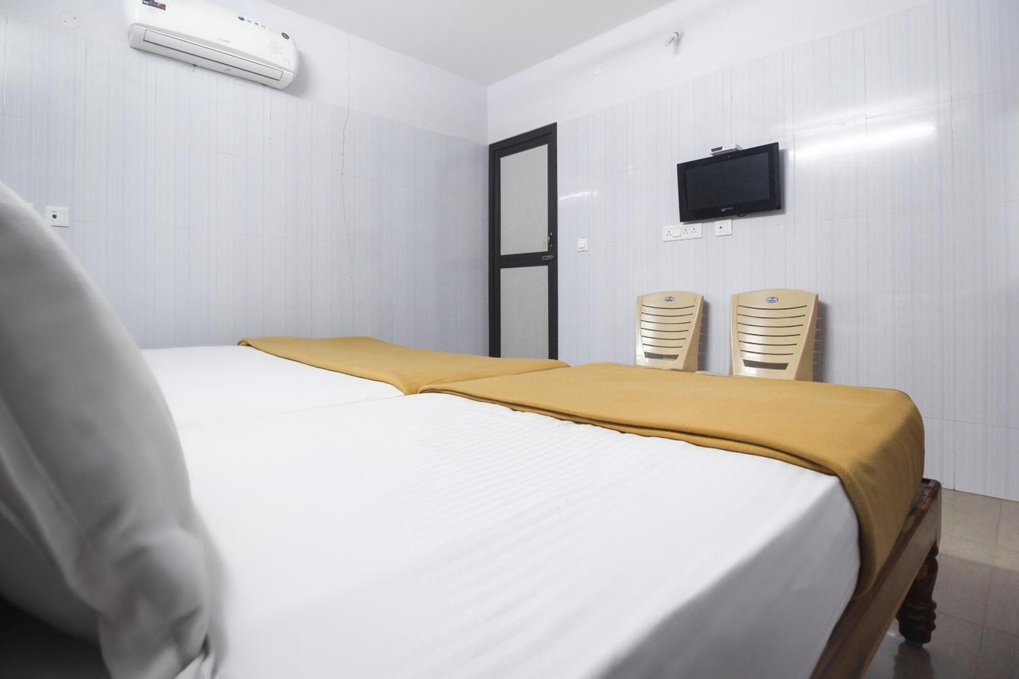 Hotel O Jks Deluxe Lodge Udaiyarpalaiyam Exteriér fotografie